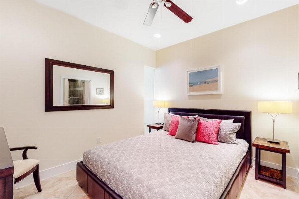 Diamond Beach Condos image 12