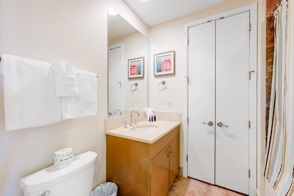 Diamond Beach Condos image 14