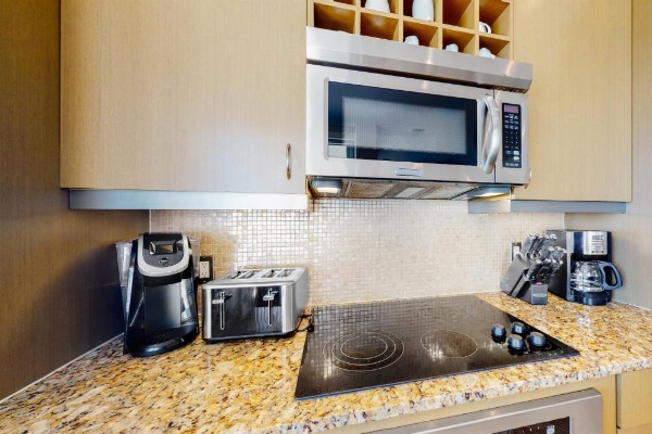 Diamond Beach Condos image 15