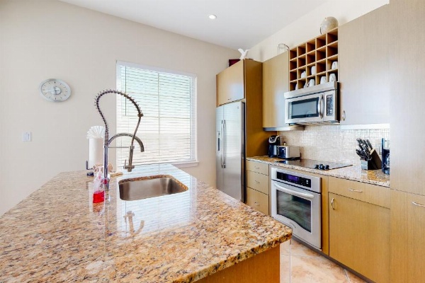 Diamond Beach Condos image 16