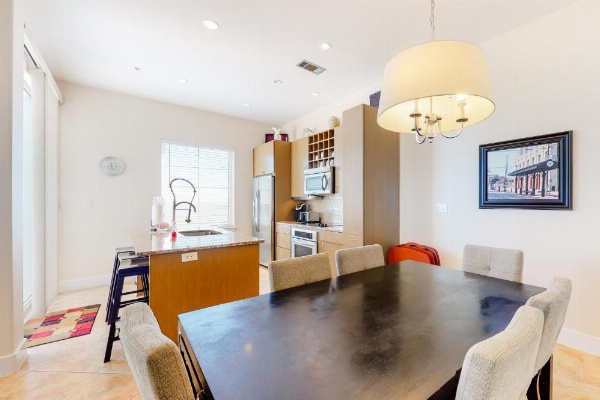 Diamond Beach Condos image 24